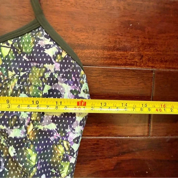 Lululemon Power Y Tank Top Women’s Sz 4 Green Floral Abstract Strappy Shelf Bra - Picture 8 of 8